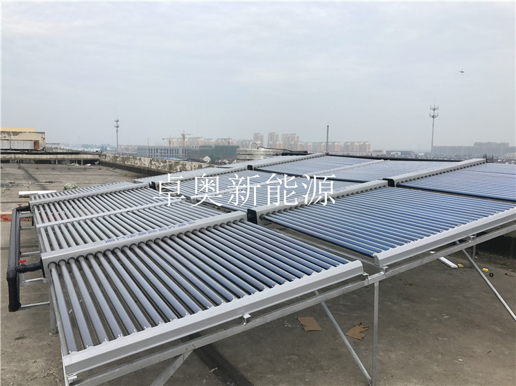 南通如皋醫療診所三噸太陽能加空氣能熱水工程